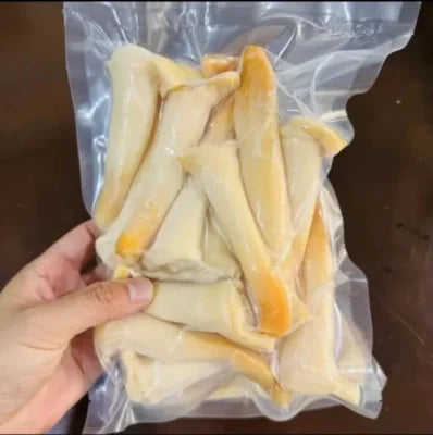 Sashimi-grade geoduck